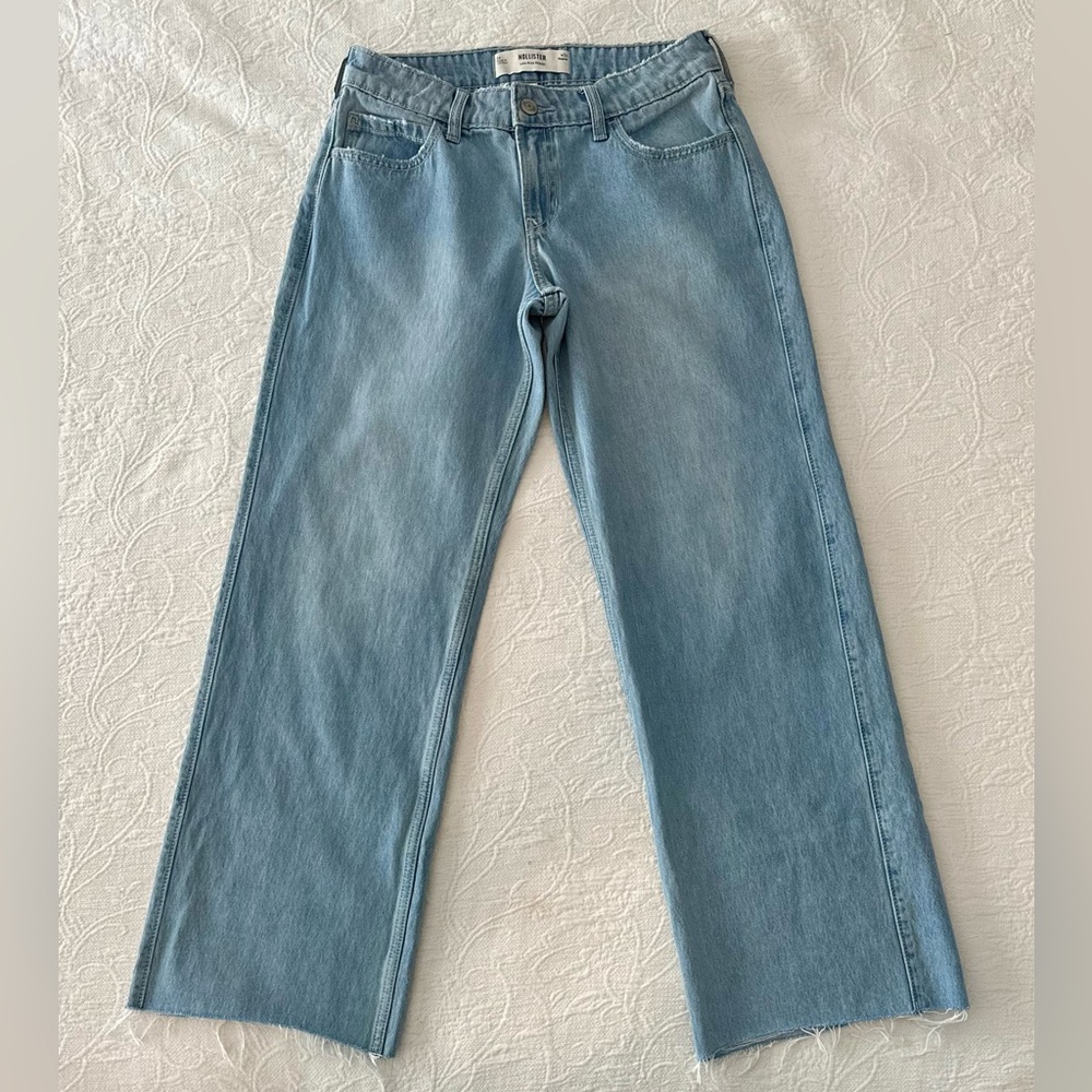 Hollister Low-Rise Baggy Jeans